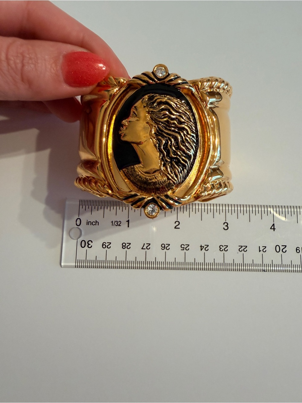 Coreen Simpson for Avon Gold-Tone Black Female Cameo Bracelet - Picture 2 of 7